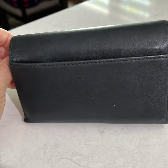 kate spade wallet. - Picture 8 of 10